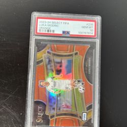 2023-24 PANINI SELECT FIFA LUKA MODRIC ORANGE PRIZM SP /49 PSA 10 