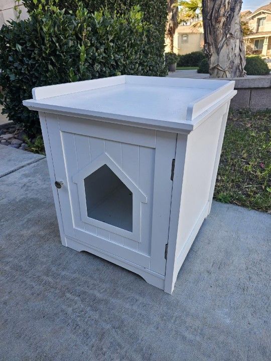 Litter Box Enclosure