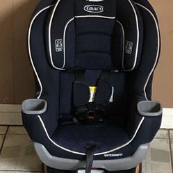 LIKE NEW GRACO EXTENDED 2FIT CONVERTIBLE CAR SEAT!!!!