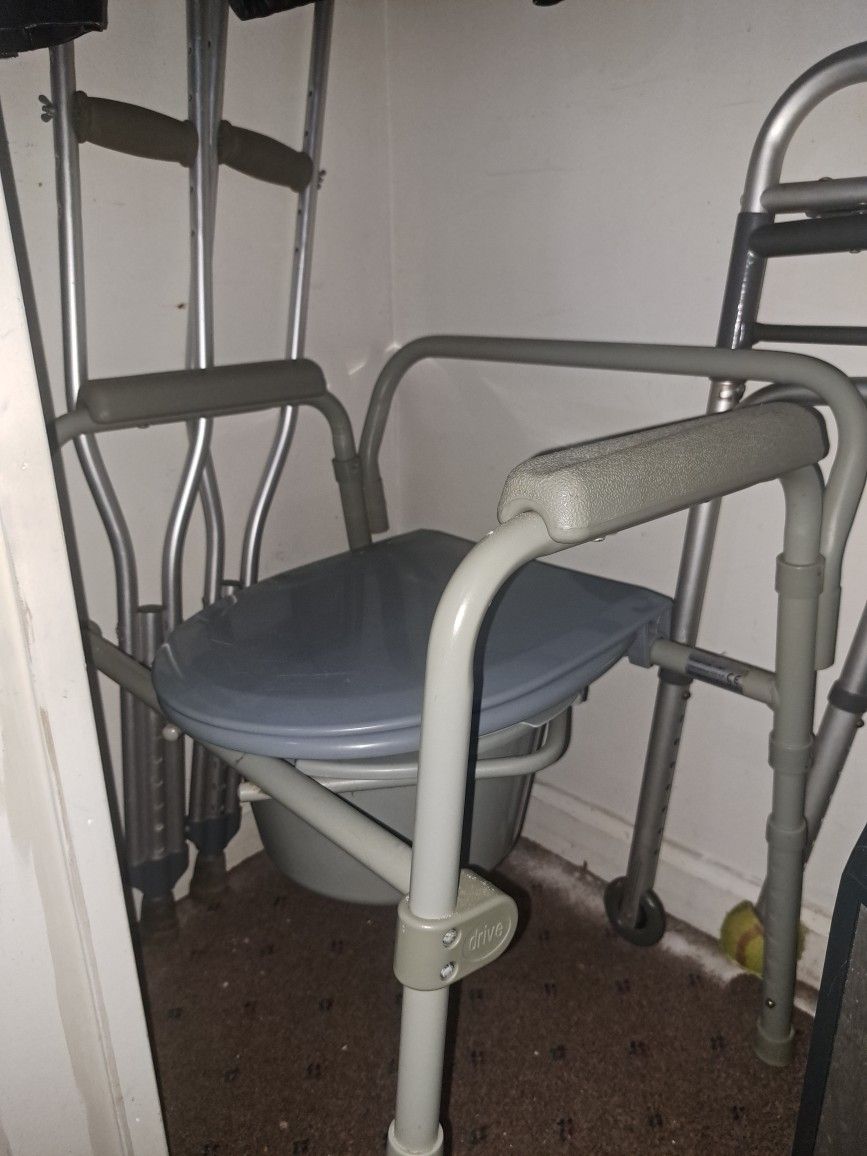 Commode Portable Toilet (Cleaned)