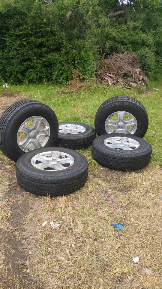 Jeep wheels and tires