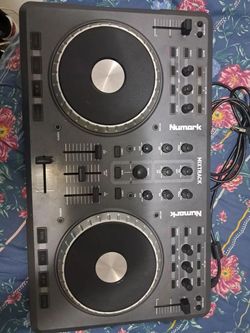 Numark Mixtrack
