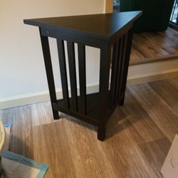 Set of 2 corner Tables