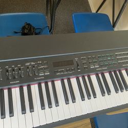 Yamaha Electric Keyboard P60** Need Some Work**