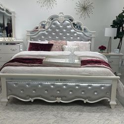 Tax Season Event!! Transform your bedroom into a glamorous boudoir with this Bedroom set.