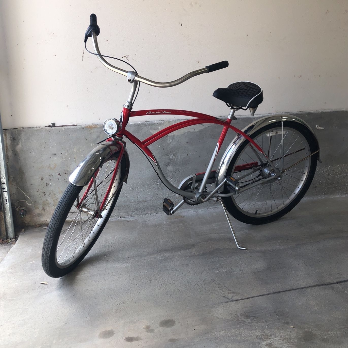 schwinn cruiser four bicycle Mikko Adult Beach Bike, Featuring 17-Inch/Medium Steel Step-Over Frames, 7-Speed Drivetrains, Purple : Sports & Outdoors Enjoying the pleasure of cruising down the boardwalk has never been easier and at such a great value Schwinn Cruiser Bikes | Restoring