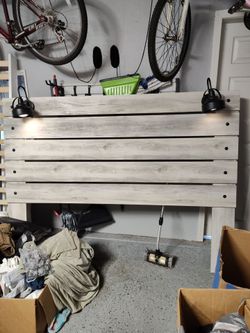 Wood Headboard with Built-In Lights for a King Size bed