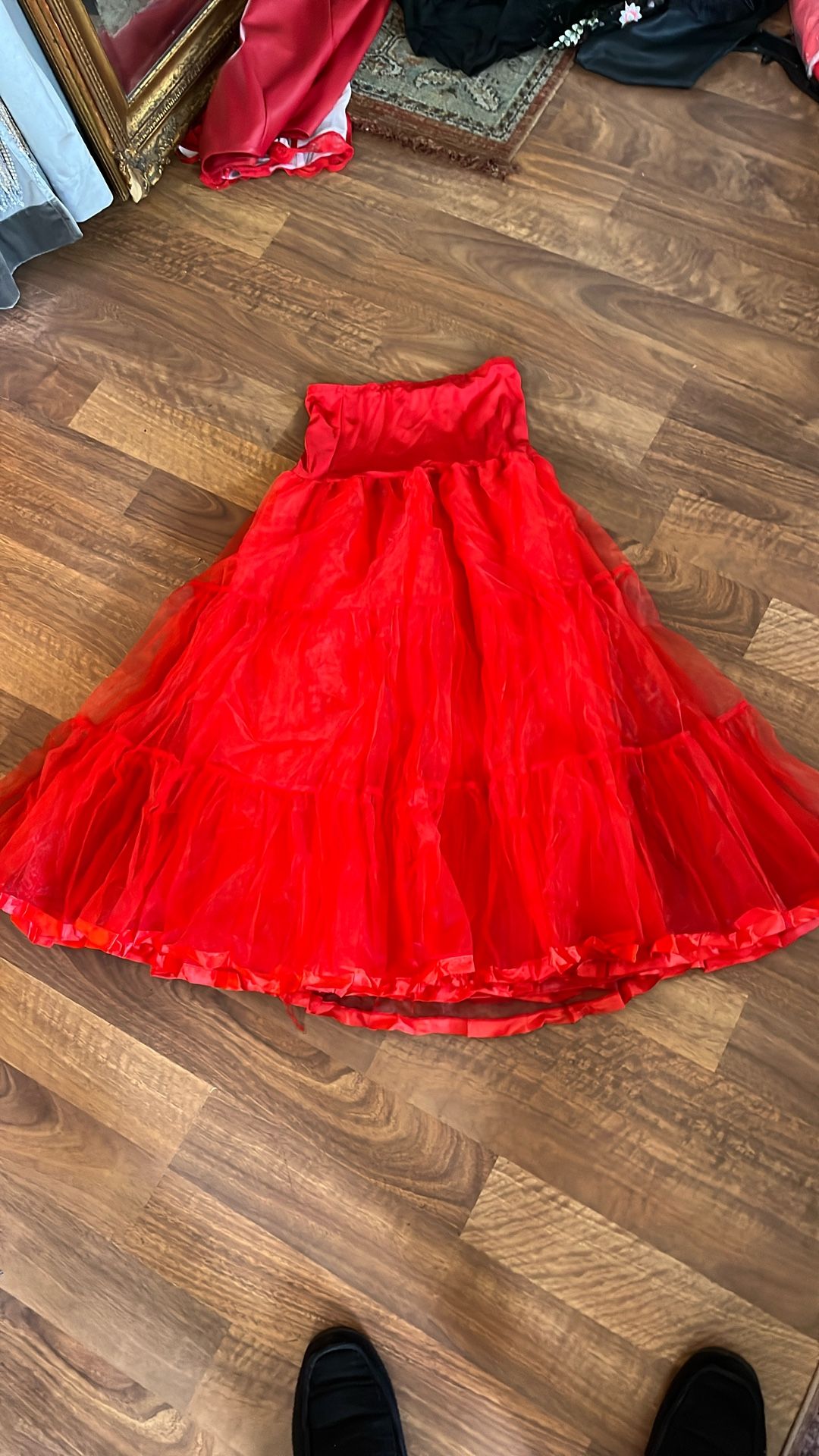 Red Petticoat Women’s Size Medium