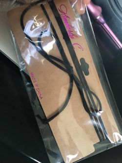 Black chocker