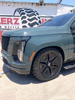 22" FORGIATO FLOW 007 WITH TIRES