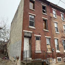 3 STORY BUILDING FOR SALE NEAR TEMPLE 19140 