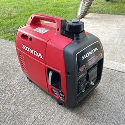 Honda eu2200i Generator Super Quiet Like New