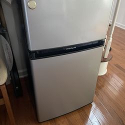 Frigidaire - 3.1 Cu. Ft. Mini Fridge And Freezer