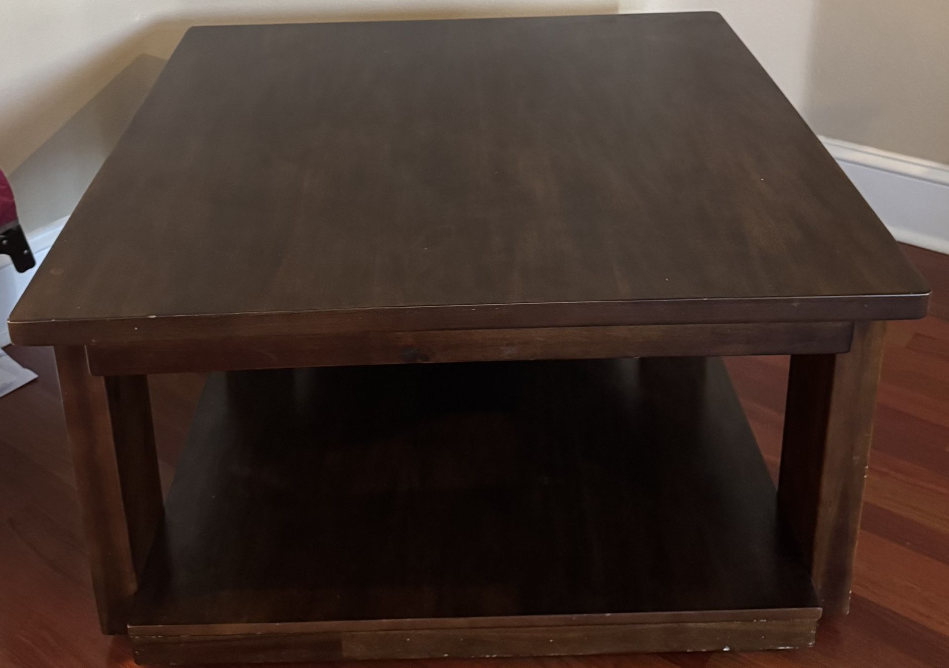 Coffee table with two matching side tables. 