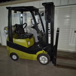 Forklift Clark