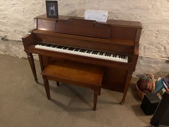 Hobart M Cable Piano
