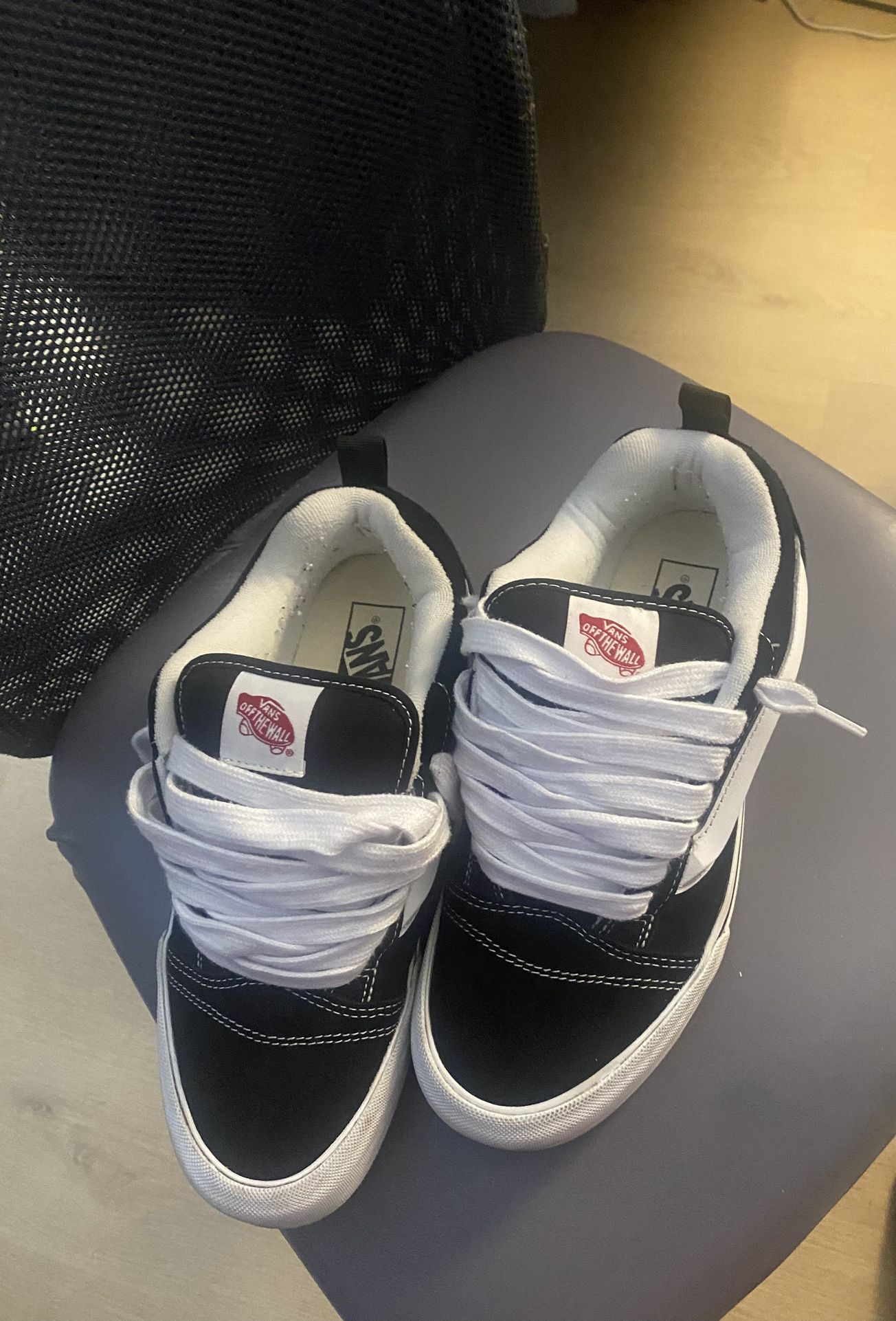 Vans Knu School (size 8.5)