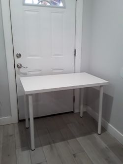 Ikea Table  39  W X 24 D X 29 H Inches 