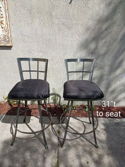 Black Bar Stool Set