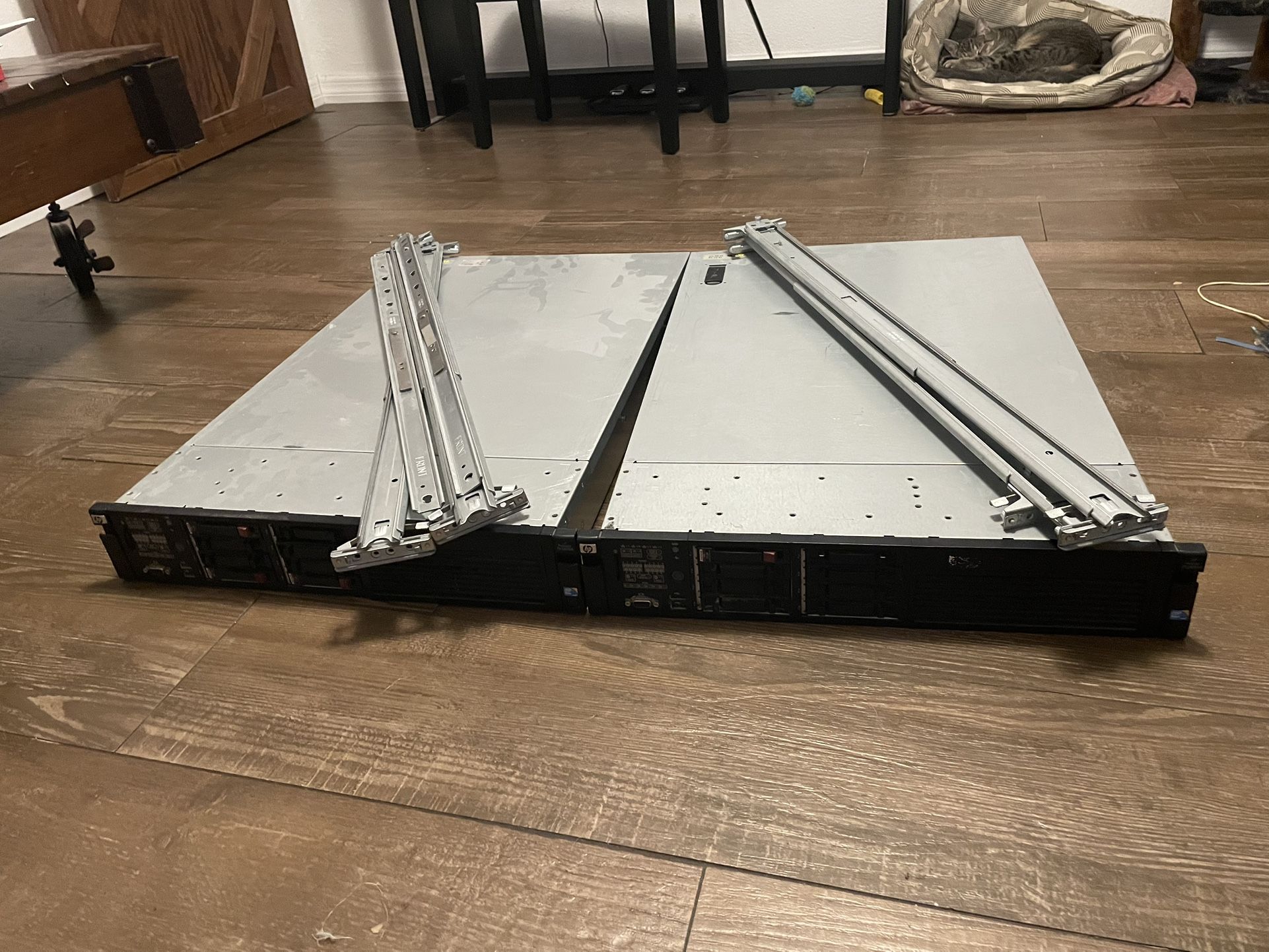 2x HP ProLiant DL380 G6 server computers
