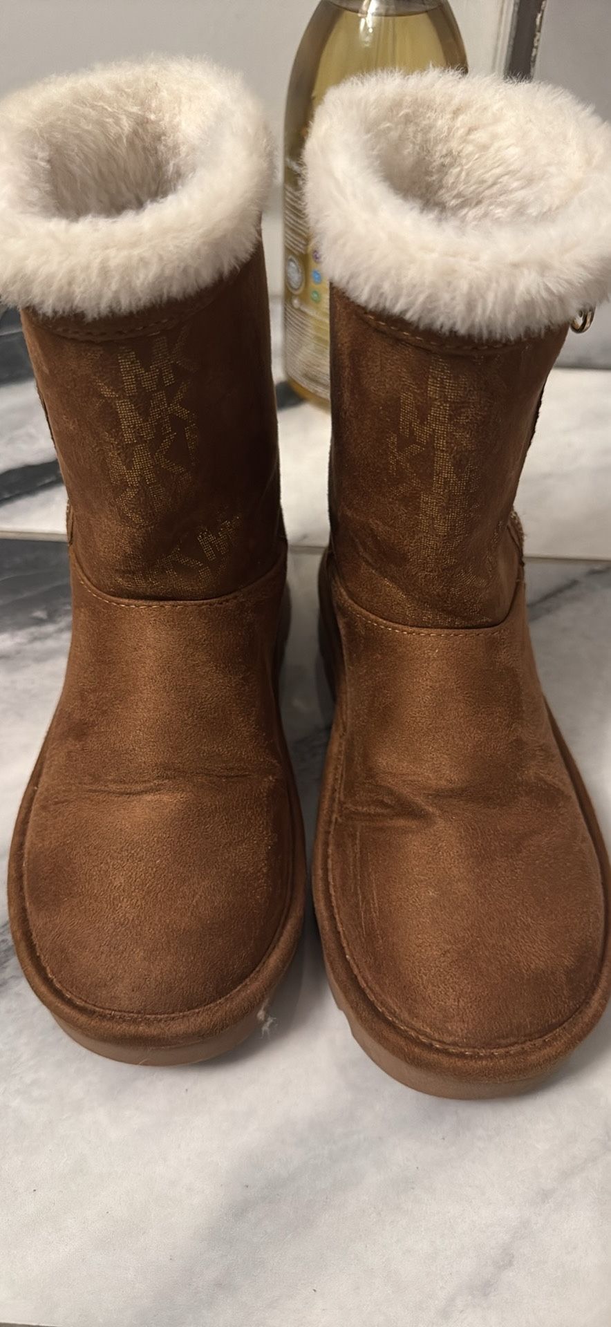 Girls Shoes Size 1  $20