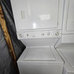 Stackable washer dryers