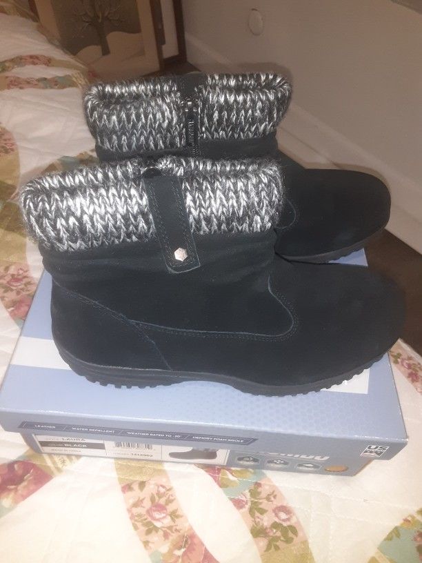 New Womens Boots Size 9