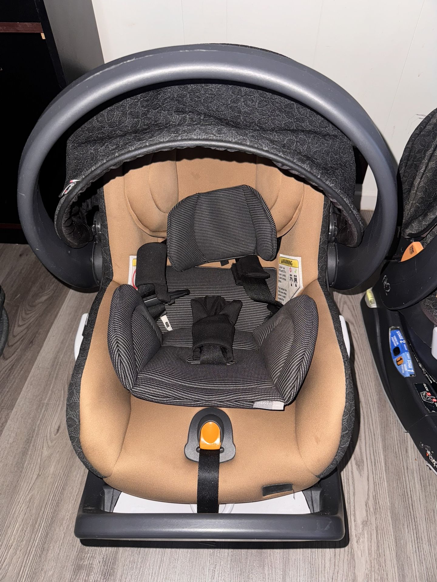 Chicco Fit2 Car seat 