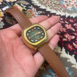 Vintage 1970s Fortis UF 36000 HO Automatic High-Beat 25 Jewels – Green Dial Gold-Tone Case