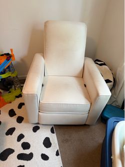 Nursery rocking/recliner