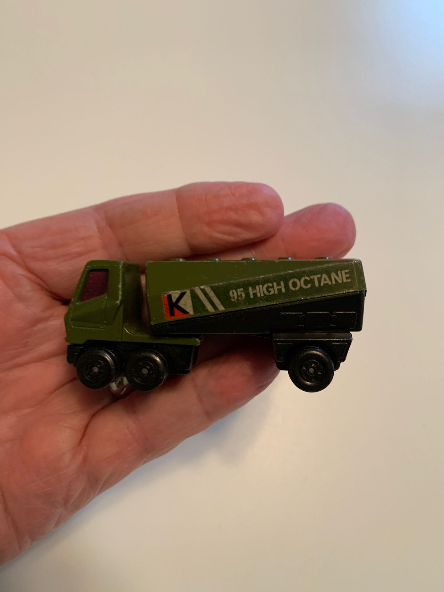 Toy Matchbox 95 HIGH OCTANE FREEWAY GAS TANKER No 63 w/SuperFast Wheels