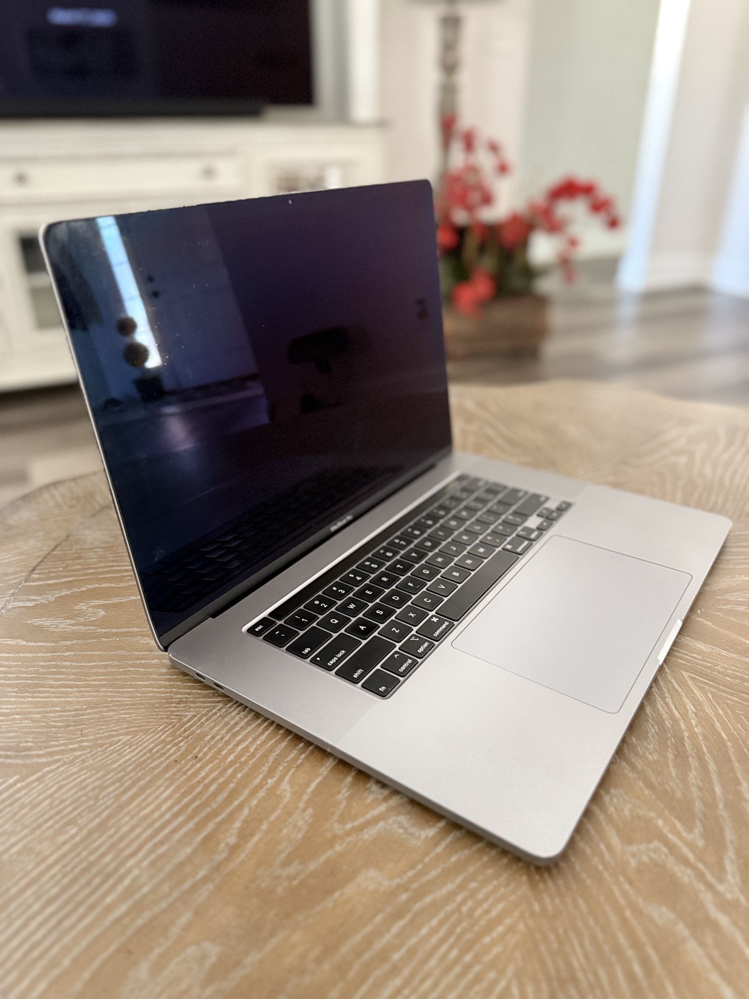 16-inch MacBook Pro - Space Gray