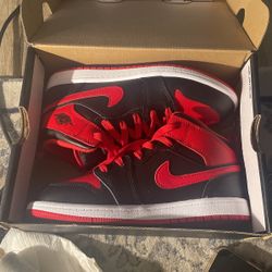 Jordan 1 Mid Kids 3y