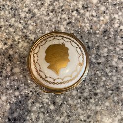 Royal Worcester Queen’s Coronation 60th Anniversary Round Box