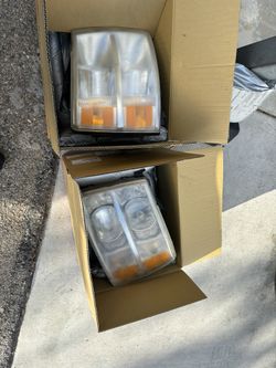 2007 Chevy Silverado 2500 Headlight Assembly