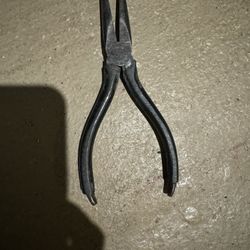 NEEDLE NOSE PLIERS 6”
