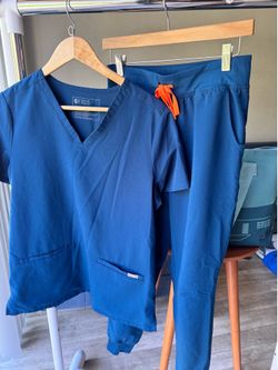 Figs scrubs - medium