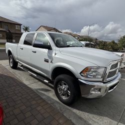 Dodge Ram 3500 Mega Cab Turbo Diesel 4X4 Laramie 