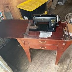 Pfaff 60 Sewing Machine With Built In Table 