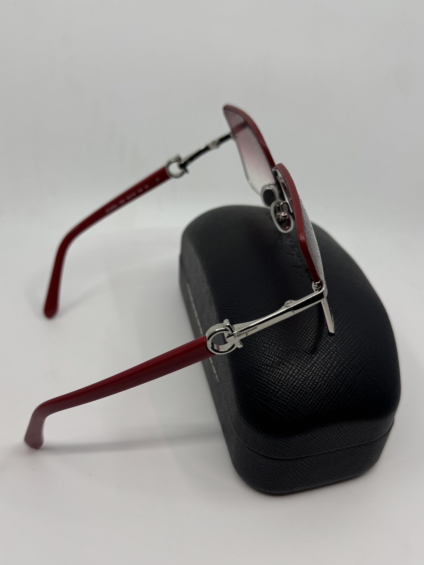 Salvatore Ferragamo Sunglasses Silver Frame /Red Pink  display picture 1
