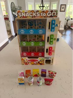Melissa and Doug Wooden Vending Machine