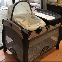 Graco Pack ’n Play Playard with Bassinet & Changing Station