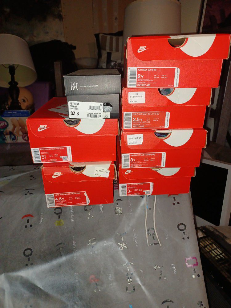 Nike Shoes Size 2 Youth To 5 And 1/2 Youth