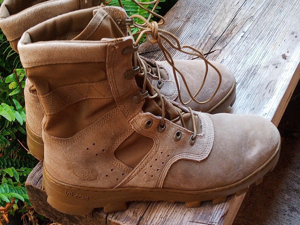 GORGEOUS MILITARY USMC TROPICAL MEN'S BOOT'S
BEAUTIFUL MILITARY USMC TROPICAL MEN'S BOOT'S