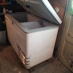 Sears Cold Spot Chest Freezer 