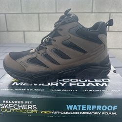 Sketchers Practically New Size 11 