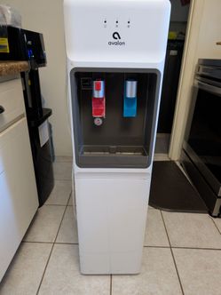 Water dispenser top load