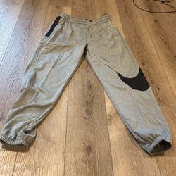 Nike Loose Fit Men’s Joggers