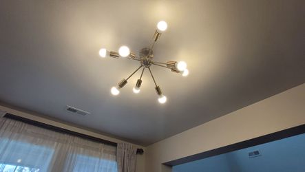 8-light gold chandelier Sputnik, almost New! Lighting fixture!