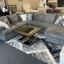 Grey Sectional With Chaise 